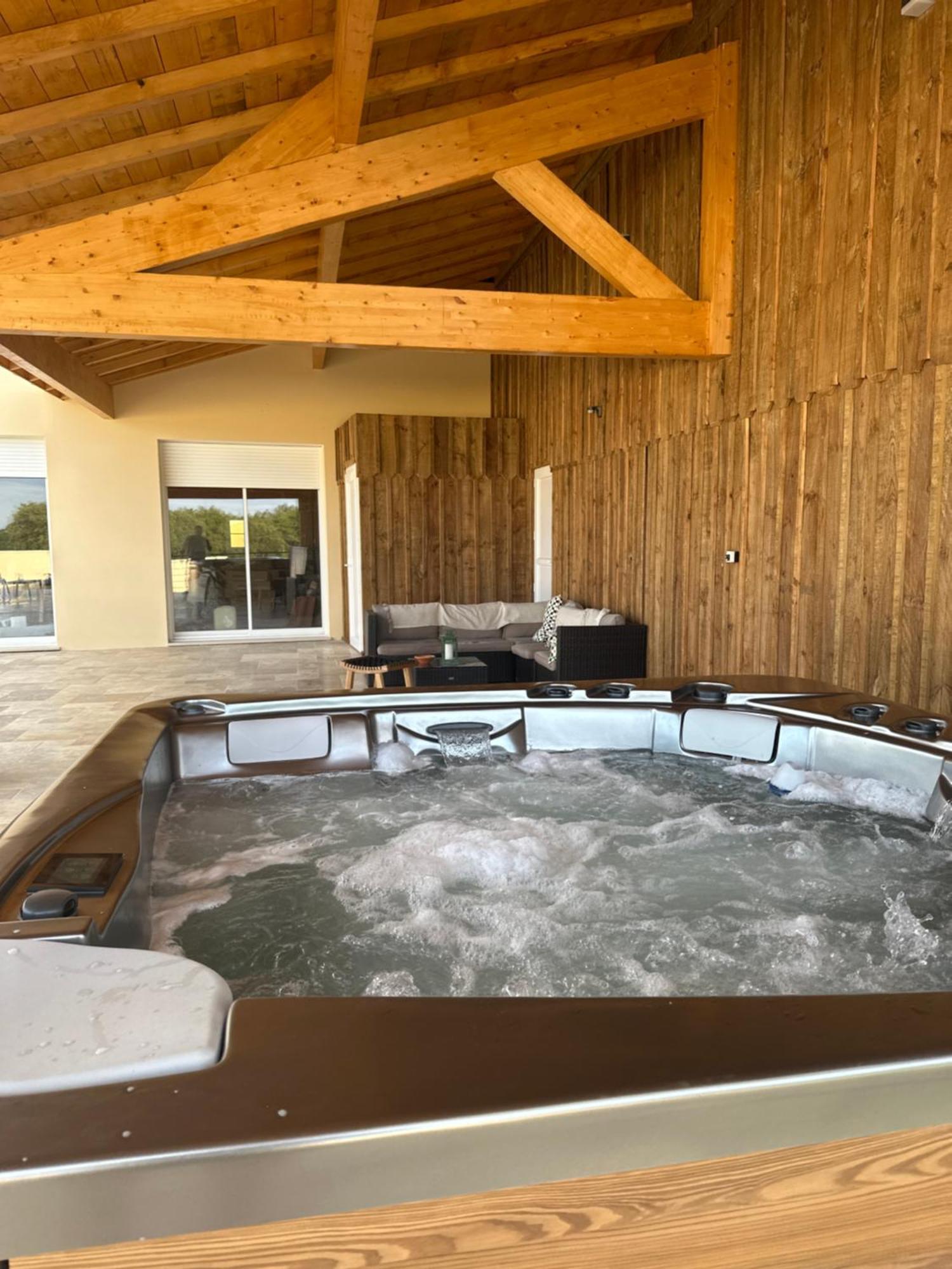 Repaire - Le Repaire De Maltus "Gites & Spa" Lussac  外观 照片